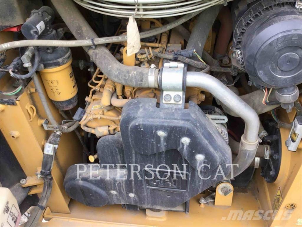 CAT 226D3 Chargeuse compacte