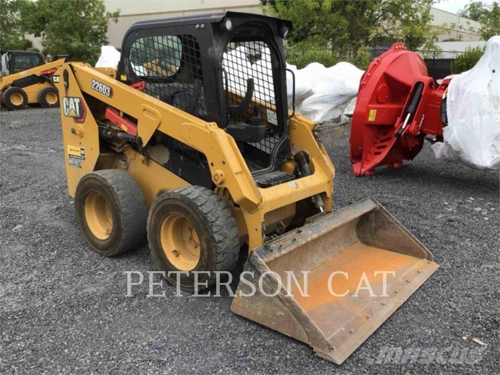 CAT 226D3 Chargeuse compacte