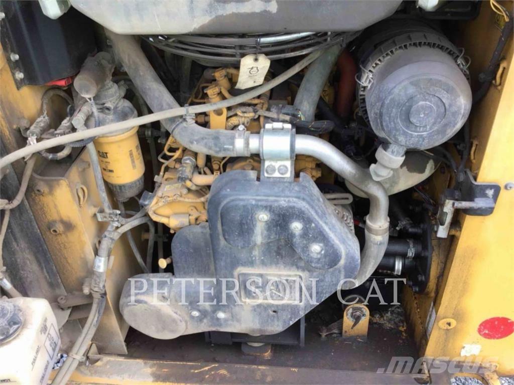 CAT 226D3 Chargeuse compacte