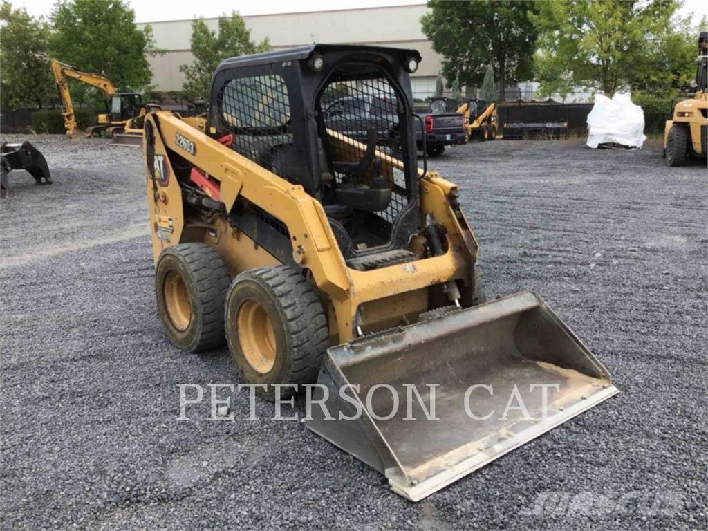 CAT 226D3 Chargeuse compacte