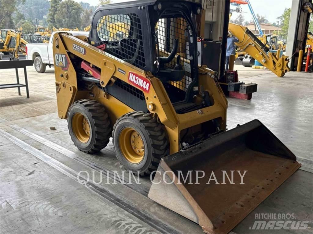 CAT 226D3 Chargeuse compacte