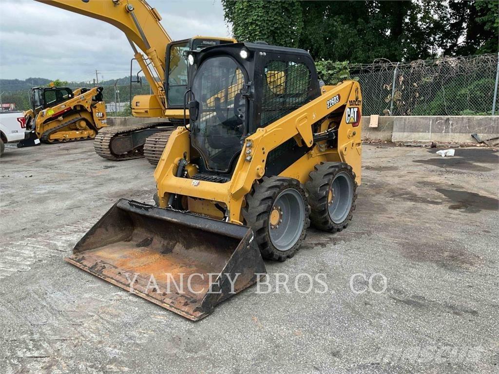 CAT 226D3 Chargeuse compacte