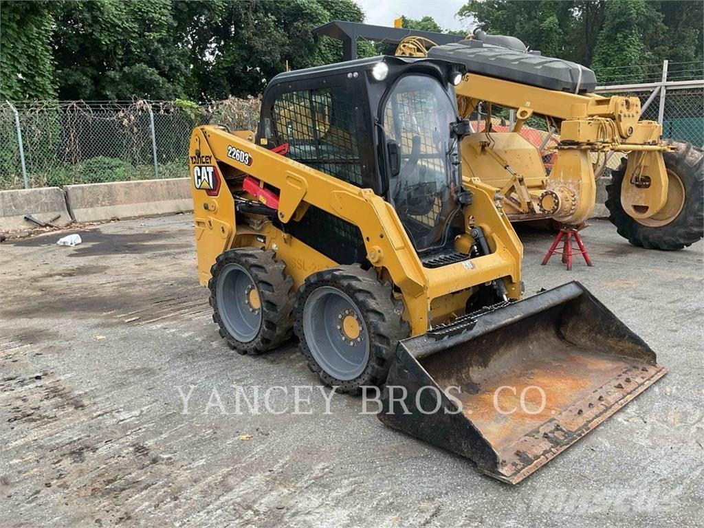 CAT 226D3 Chargeuse compacte