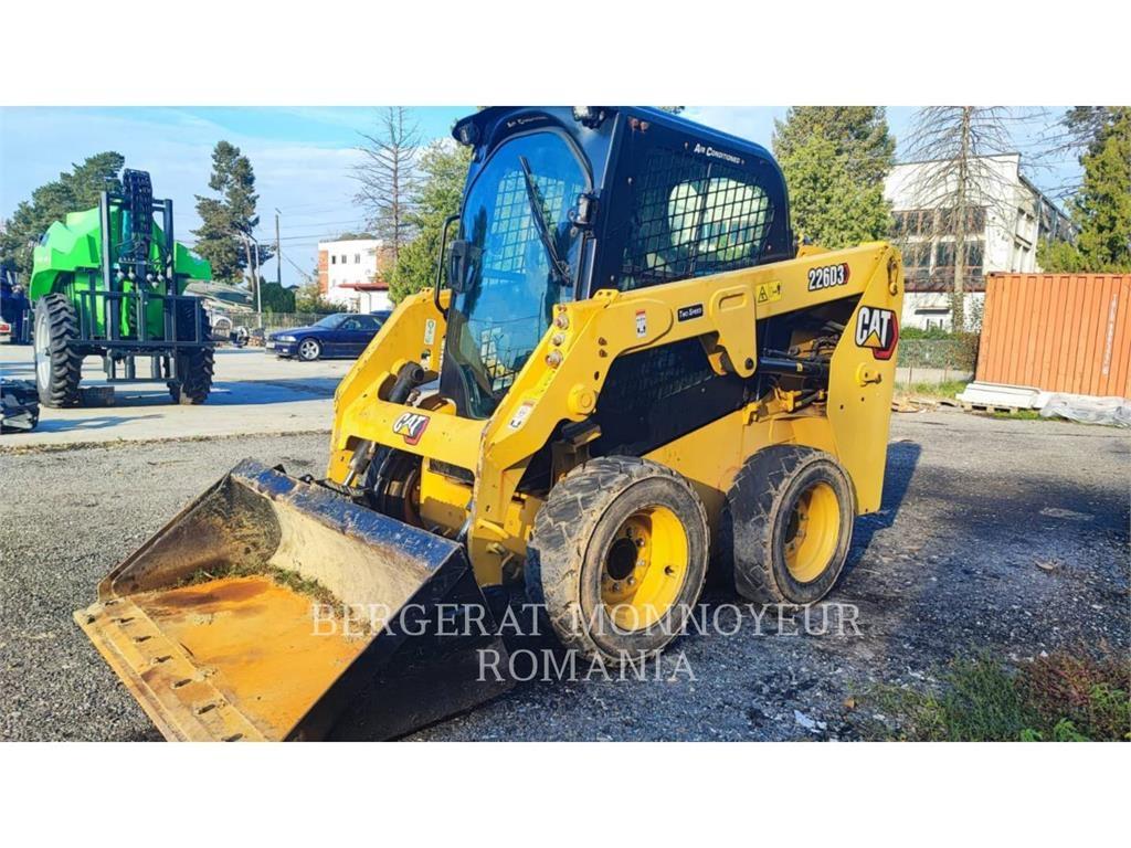 CAT 226D3 Chargeuse compacte