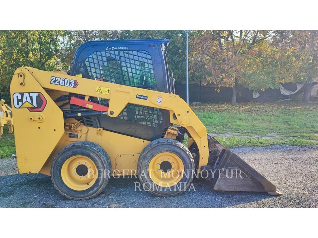 CAT 226D3 Chargeuse compacte
