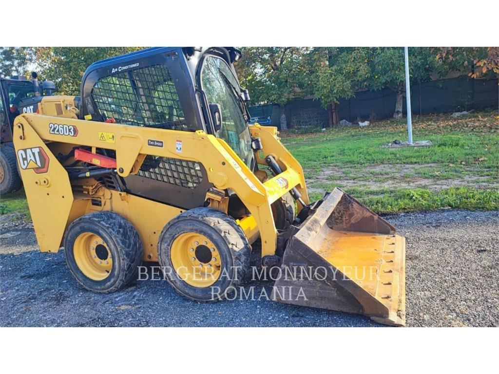 CAT 226D3 Chargeuse compacte