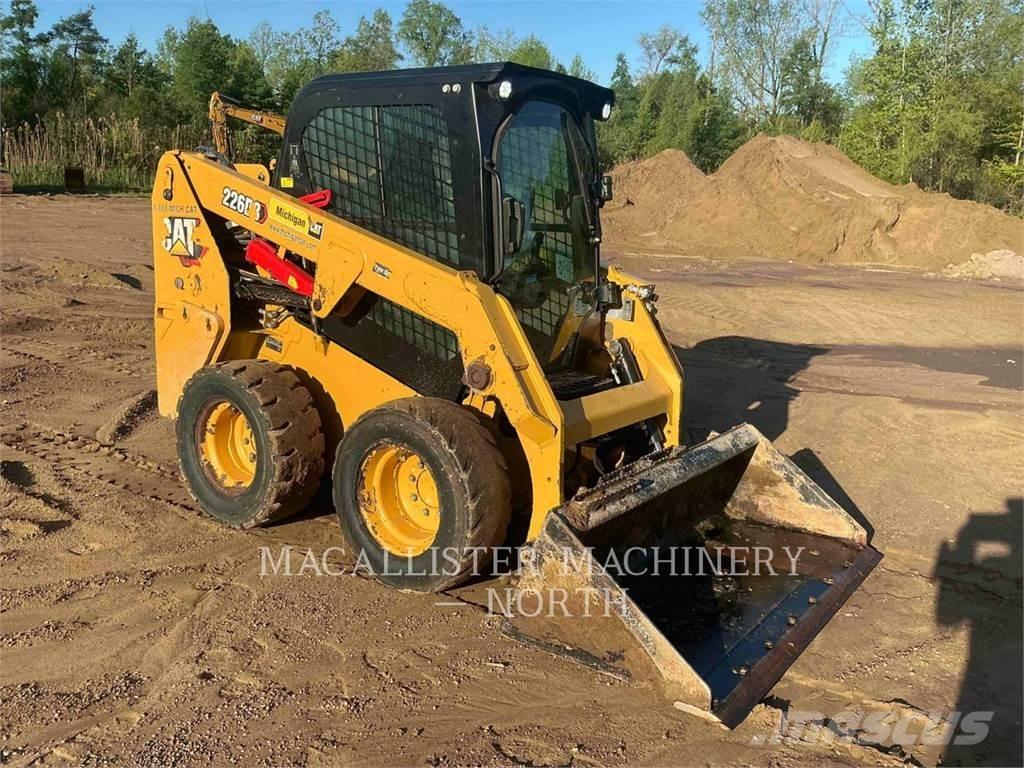 CAT 226D3 AQ Chargeuse compacte