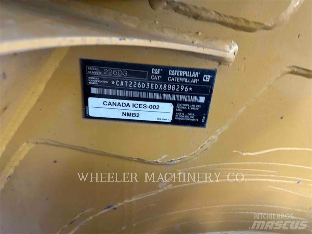 CAT 226D3 C1H2 Chargeuse compacte