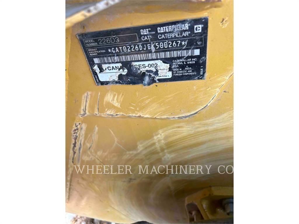 CAT 226D3 C1H2 Chargeuse compacte