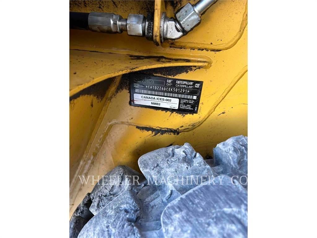 CAT 226D3 C1H2 Chargeuse compacte