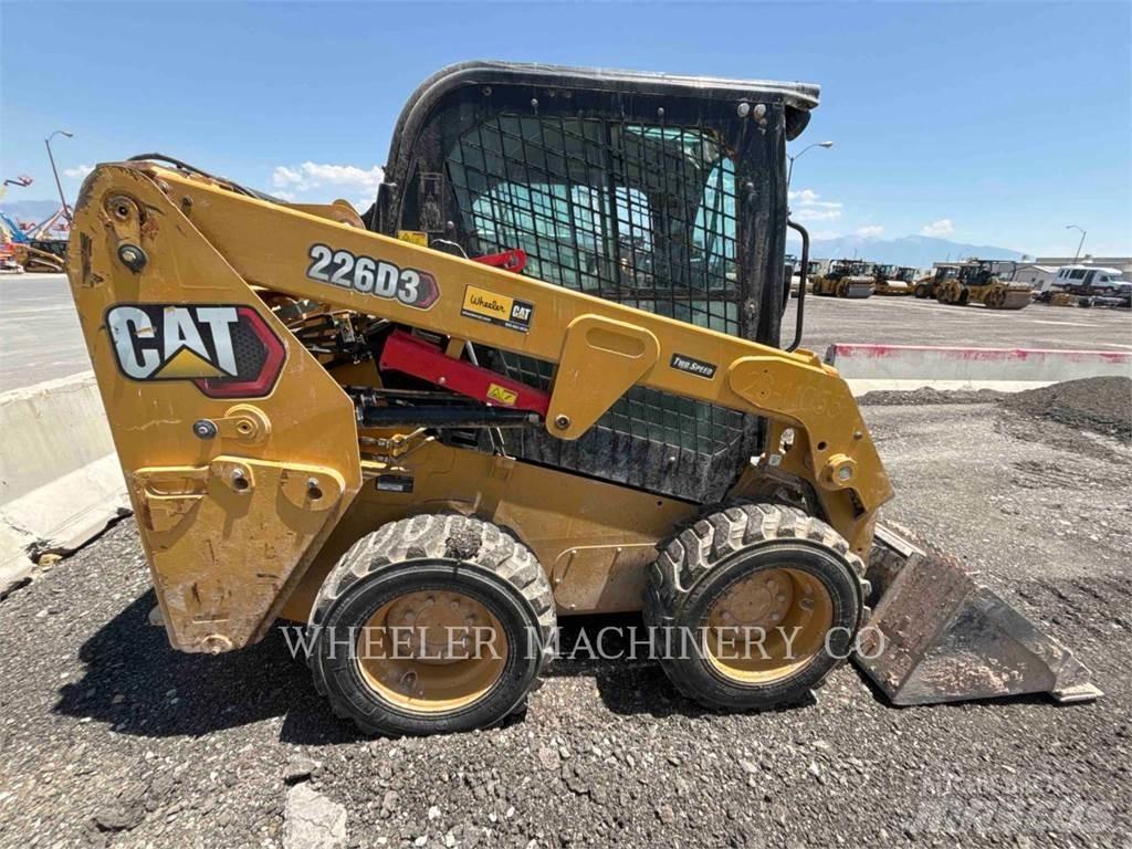CAT 226D3 C3H2 Chargeuse compacte