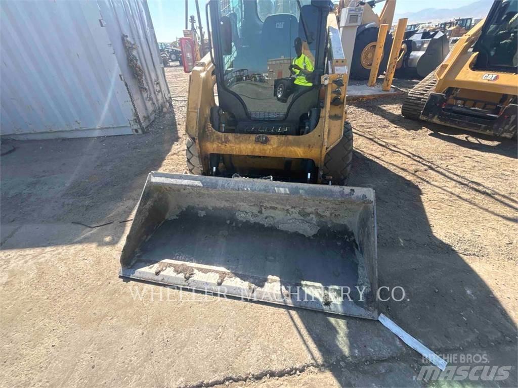 CAT 226D3 C3H2 Chargeuse compacte