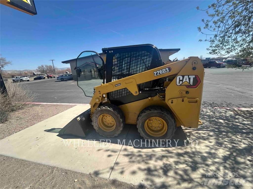 CAT 226D3 C3H2 Chargeuse compacte