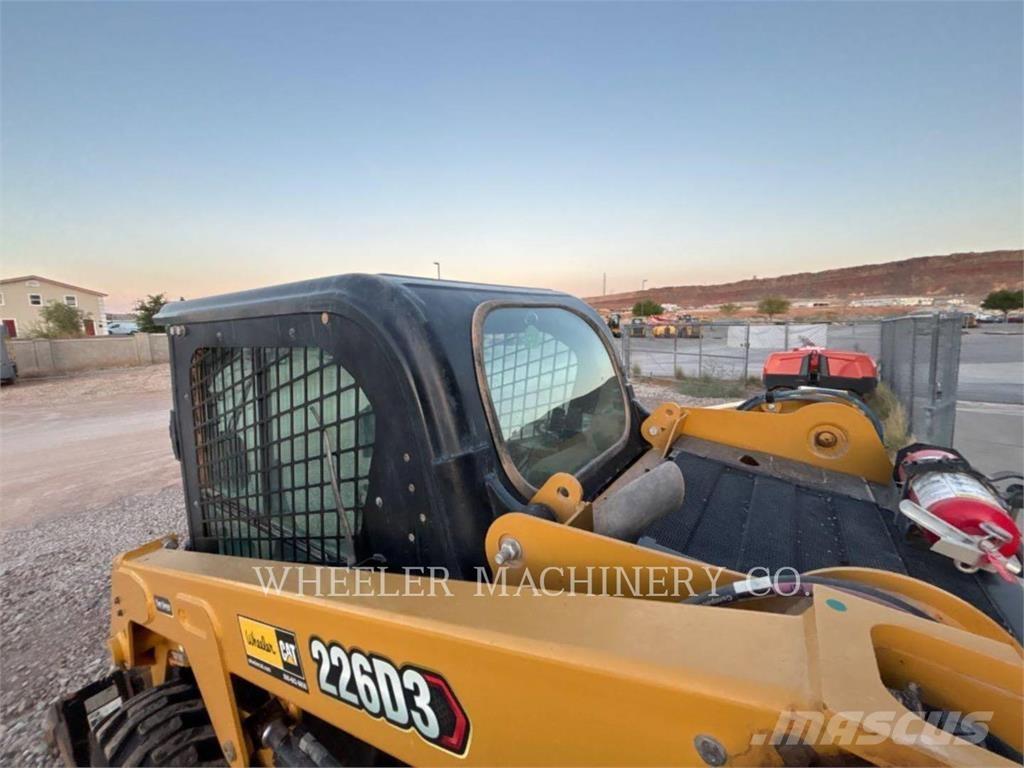 CAT 226D3 C3H2 Chargeuse compacte