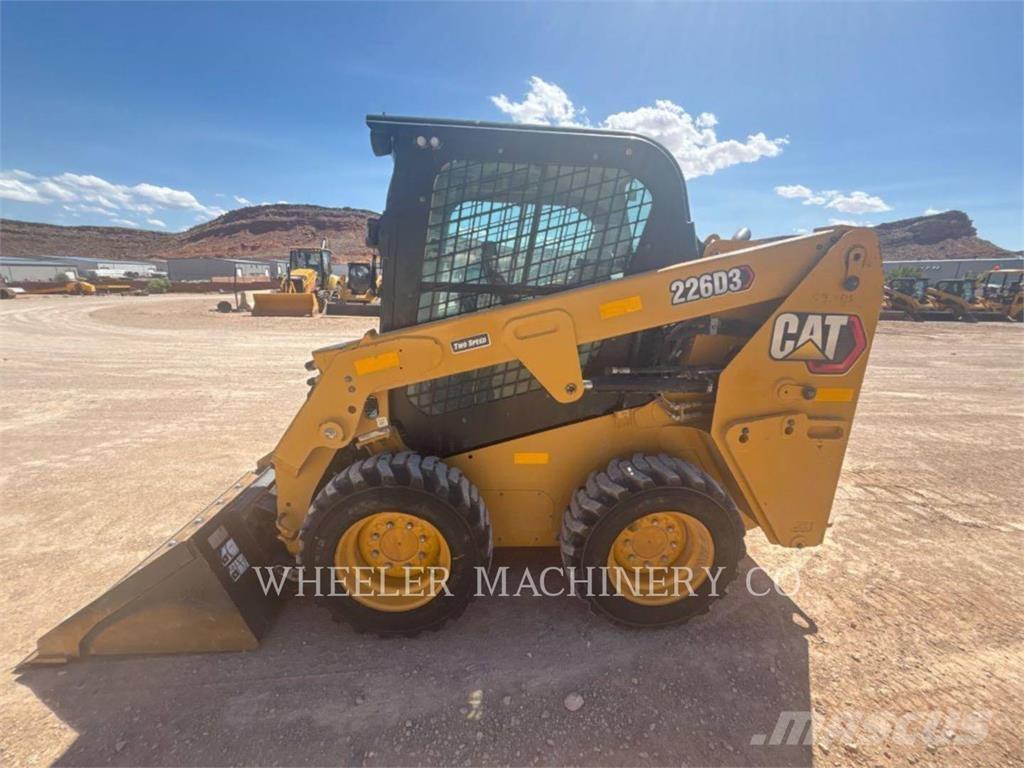 CAT 226D3 C3H2 Chargeuse compacte