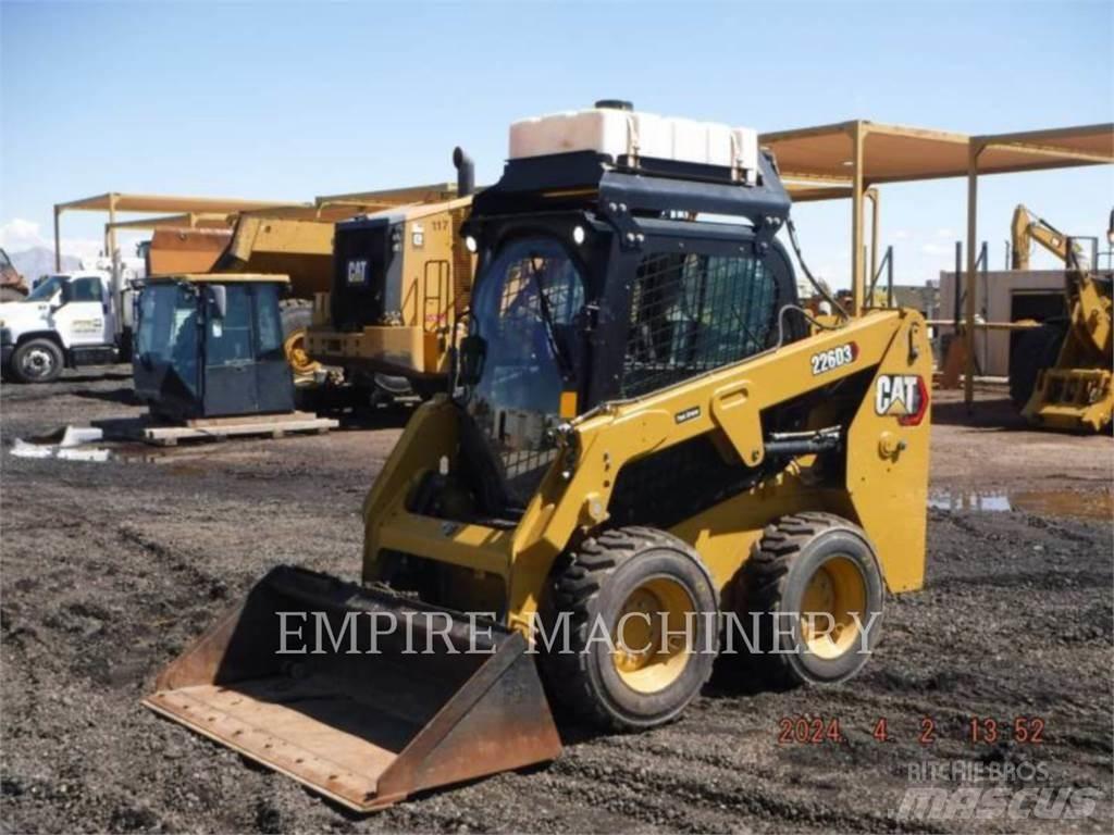 CAT 226D3 CA Chargeuse compacte