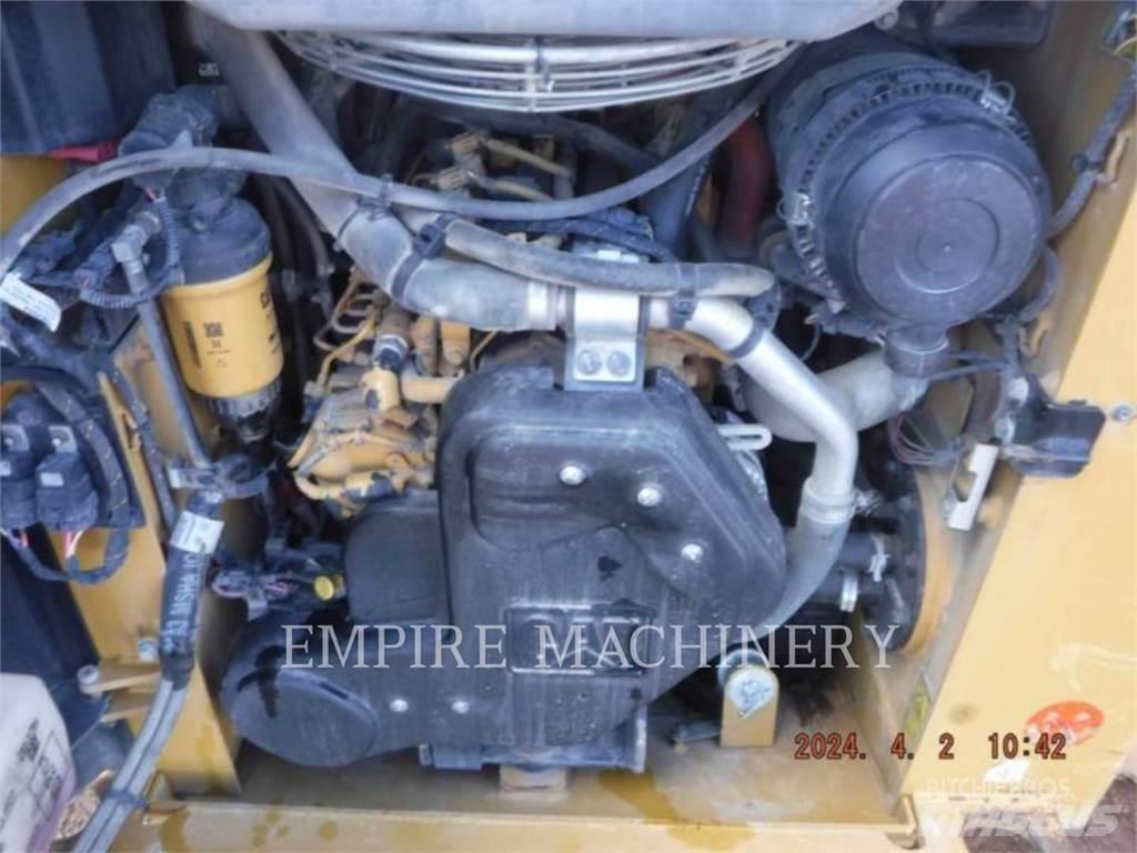 CAT 226D3 CA Chargeuse compacte