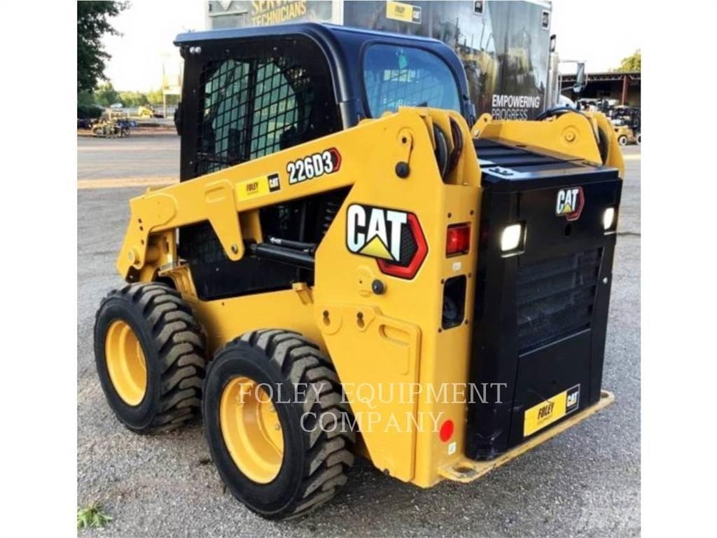 CAT 226D3STD1C Chargeuse compacte