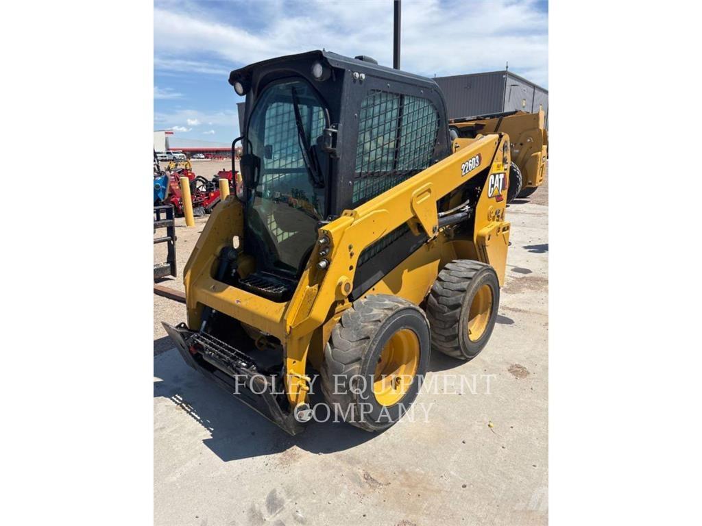 CAT 226D3STD1C Chargeuse compacte