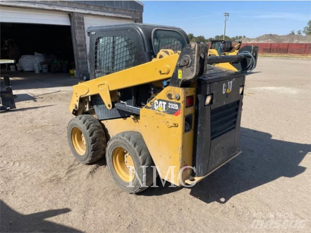 CAT 232D Chargeuse compacte