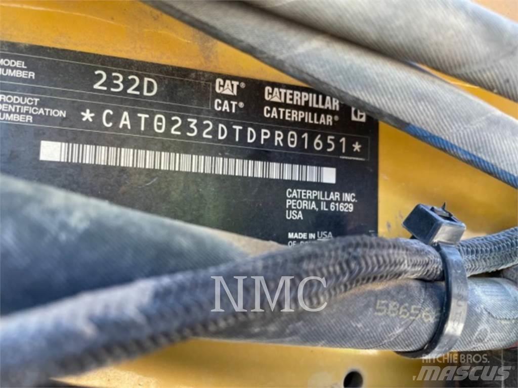CAT 232D Chargeuse compacte