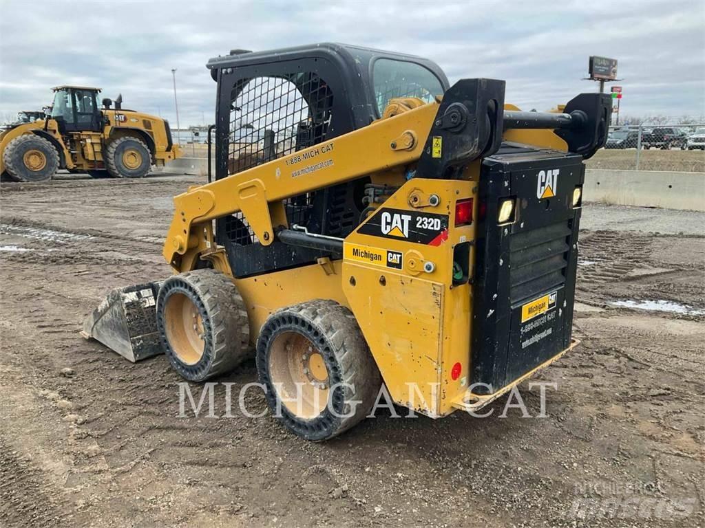 CAT 232D Q+ Chargeuse compacte