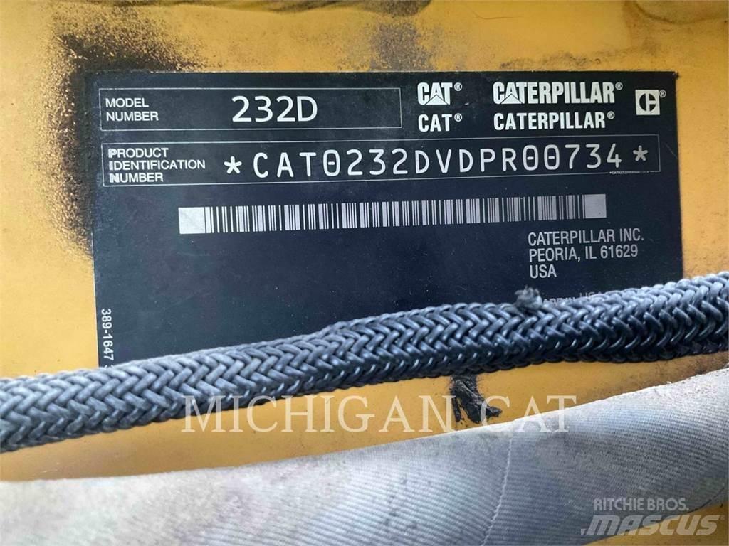 CAT 232D Q+ Chargeuse compacte