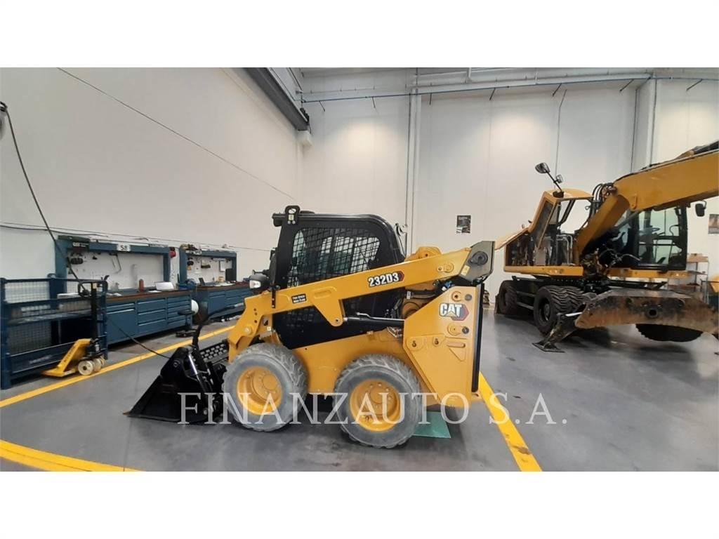 CAT 232D3 Chargeuse compacte
