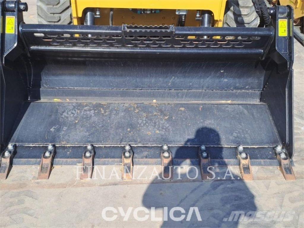 CAT 232D3 Chargeuse compacte
