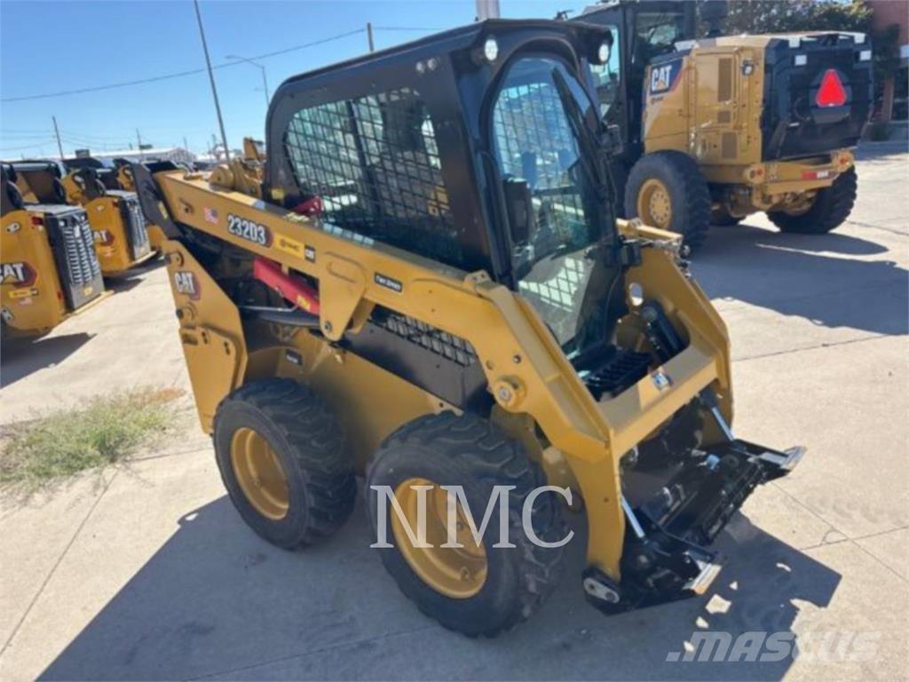 CAT 232D3 Chargeuse compacte