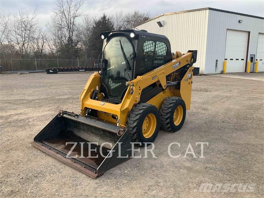 CAT 232D3 Chargeuse compacte