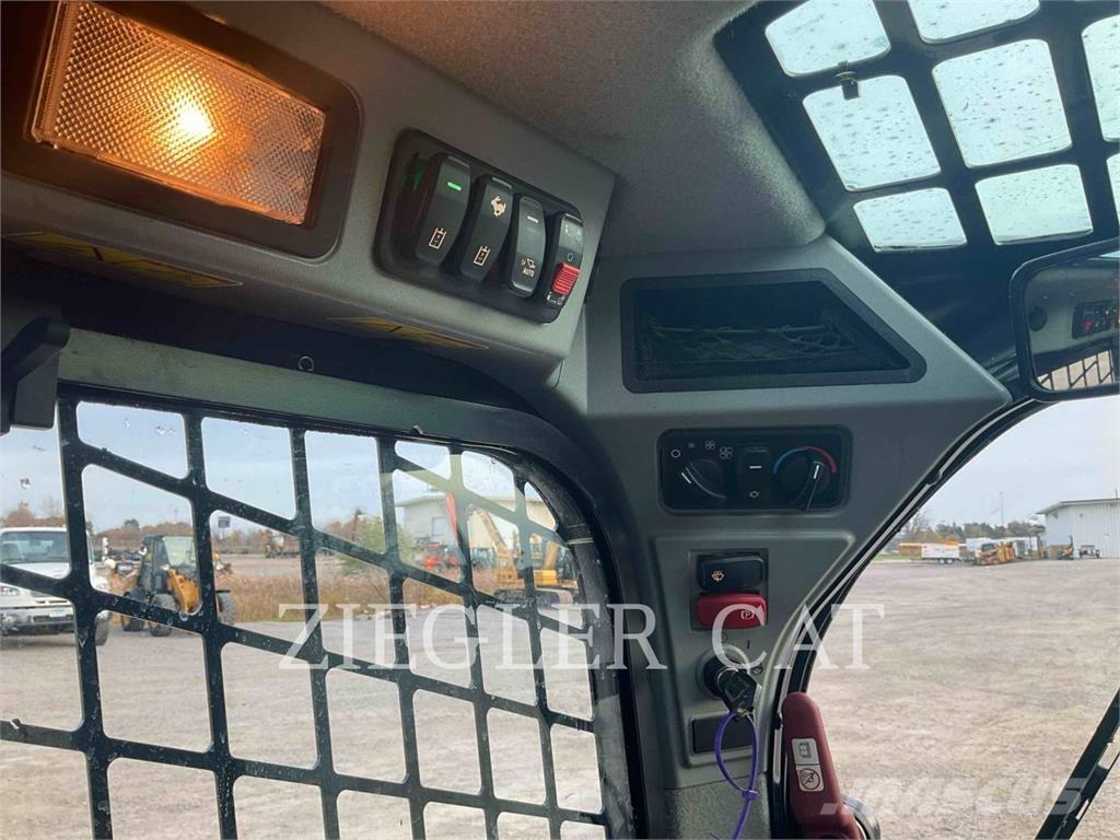 CAT 232D3 Chargeuse compacte