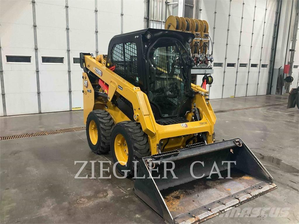 CAT 232D3 Chargeuse compacte