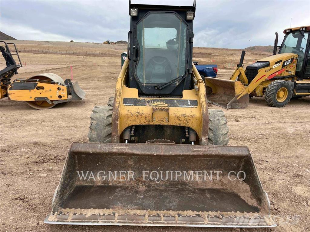 CAT 236B Chargeuse compacte