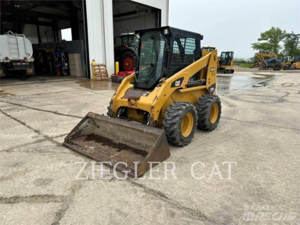 CAT 236B3 Chargeuse compacte