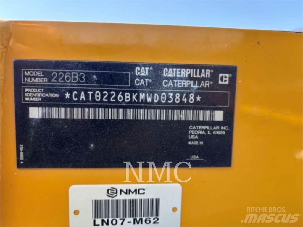 CAT 236B3 Chargeuse compacte