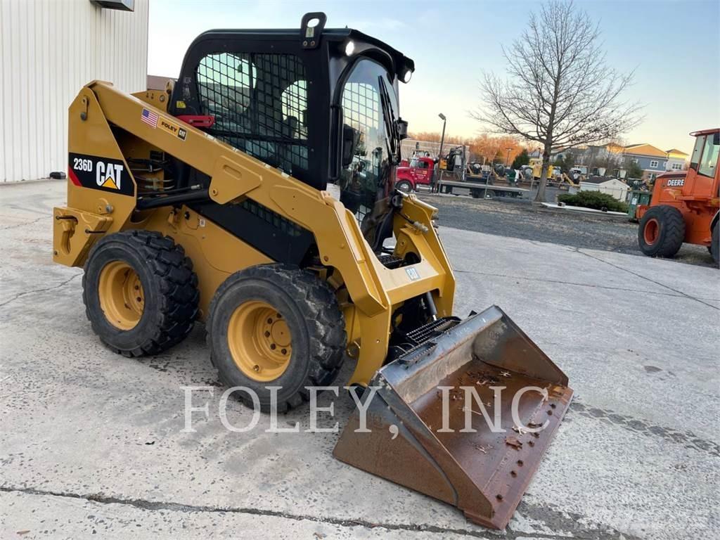 CAT 236D Chargeuse compacte