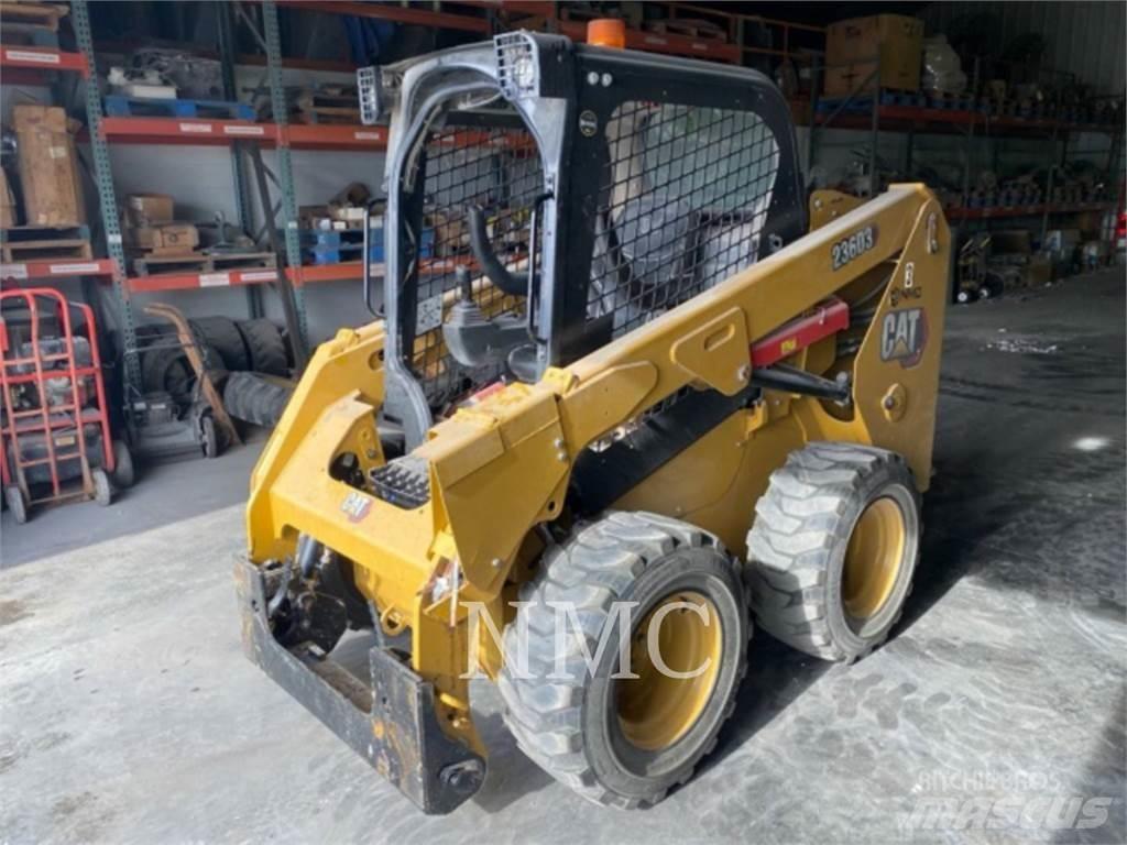 CAT 236D Chargeuse compacte