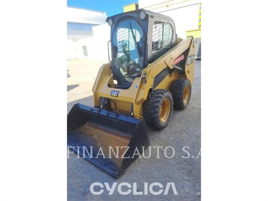 CAT 236D Chargeuse compacte