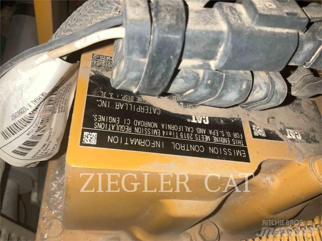 CAT 236D Chargeuse compacte