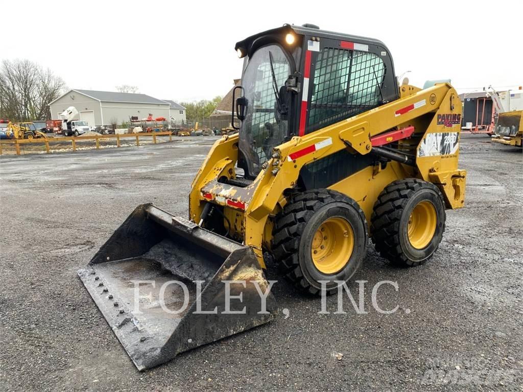 CAT 236D Chargeuse compacte