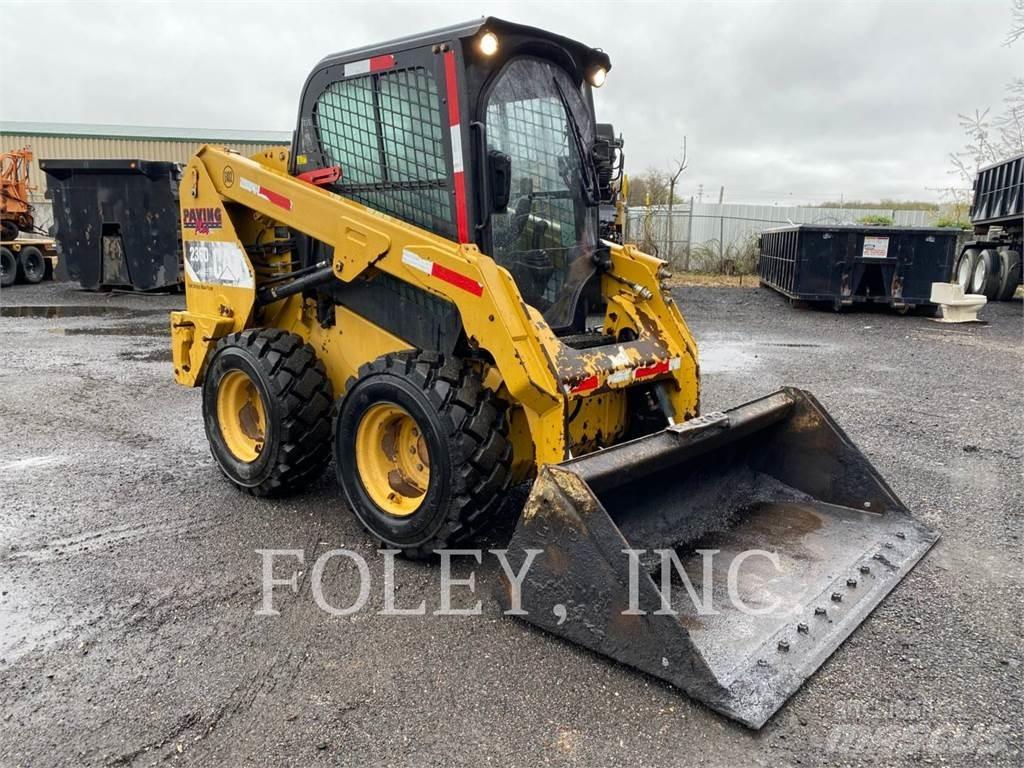 CAT 236D Chargeuse compacte