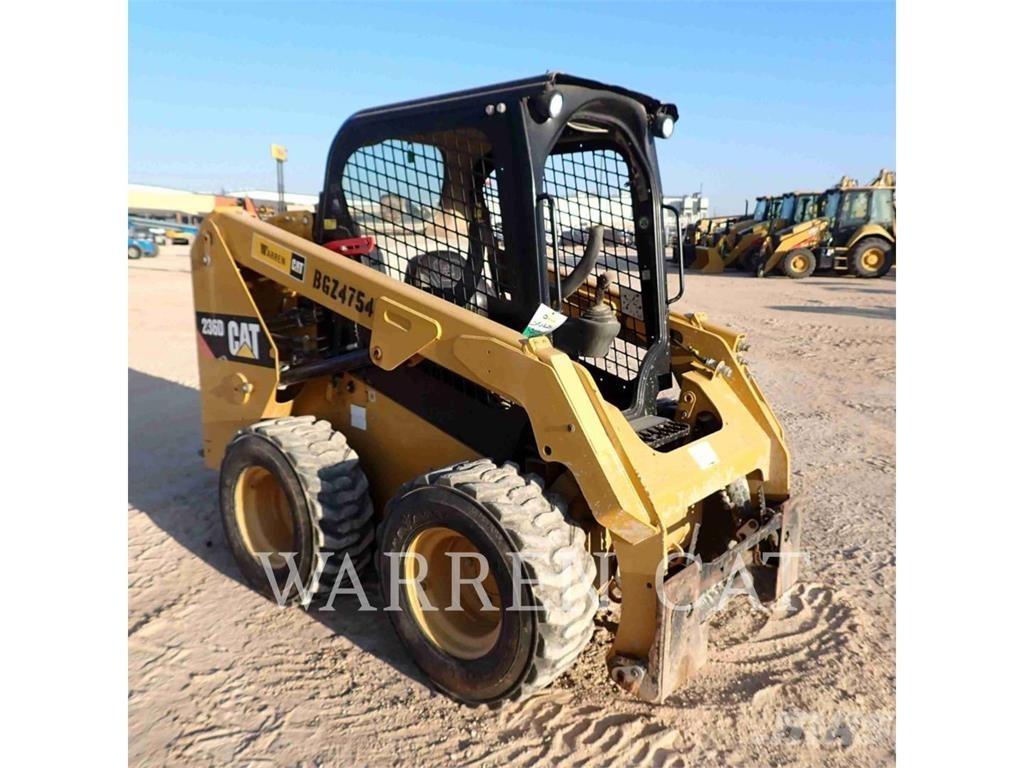 CAT 236D Chargeuse compacte