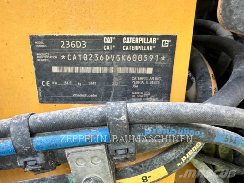 CAT 236D Chargeuse compacte