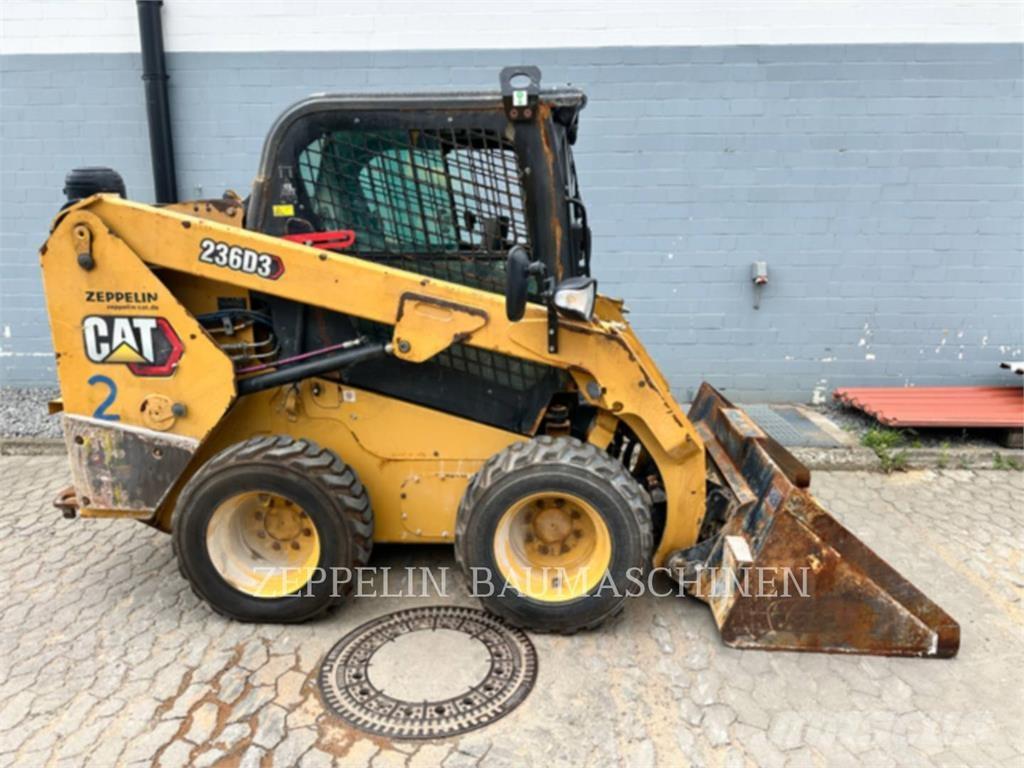 CAT 236D Chargeuse compacte