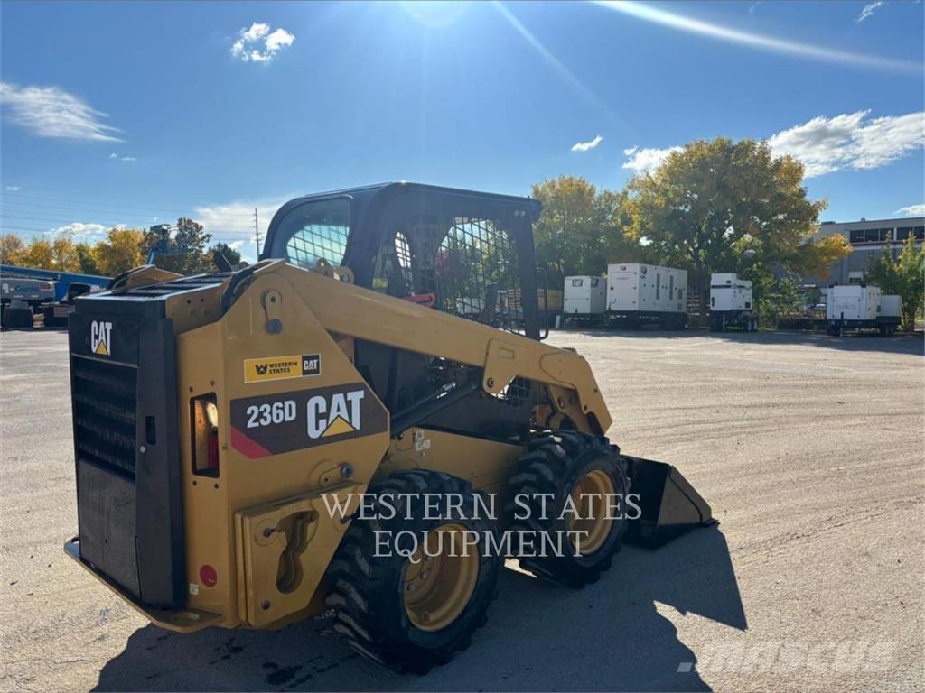CAT 236D Chargeuse compacte