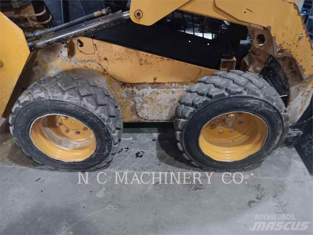 CAT 236D H2CN Chargeuse compacte