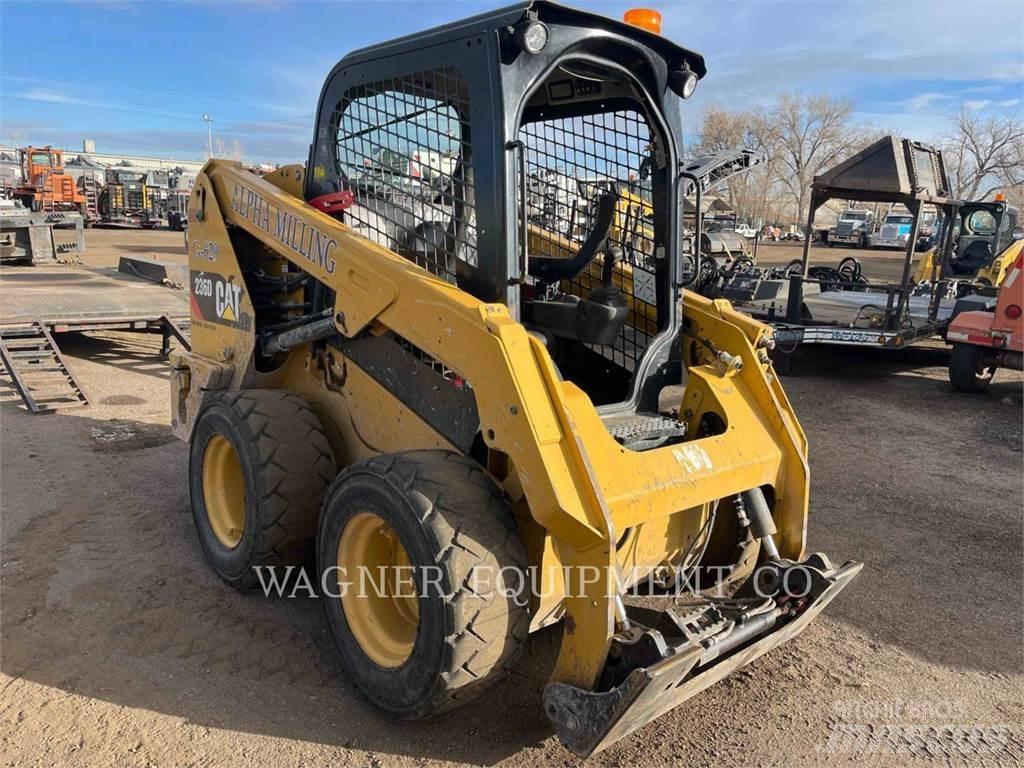 CAT 236D HF Chargeuse compacte