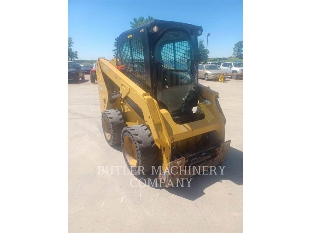 CAT 236D3 Chargeuse compacte
