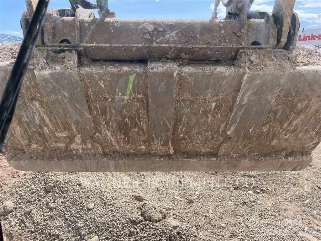 CAT 236D3 Chargeuse compacte